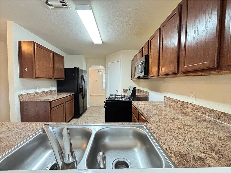 2803 Mustang Hill Ln — Photo 18