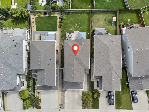 2225 Calhoun Link SW, Edmonton, AB T6W 3E1
