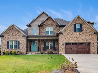 127 Winged Foot Ct, Winston Salem, NC 27107