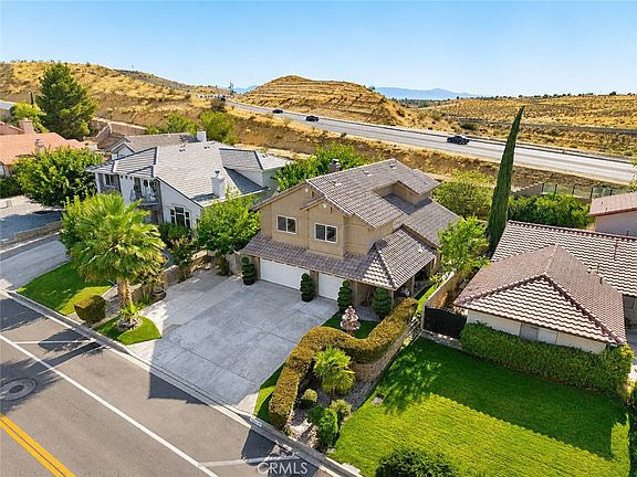4th image of 13870 Hidden Valley Rd
