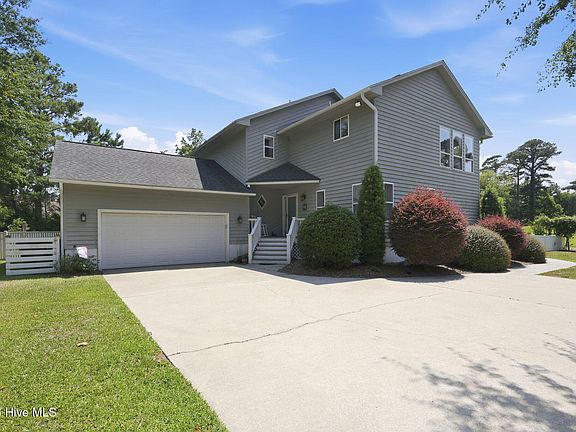 5th image of 806 Lord Granville Drive