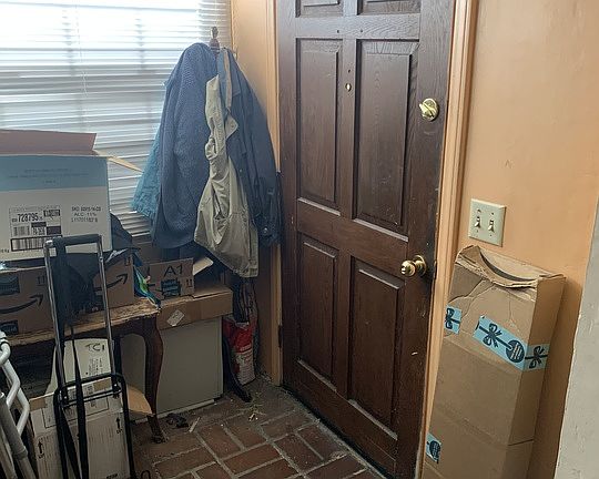 2nd image of 2938 Kelton Ave