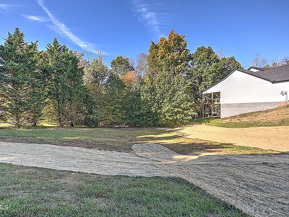 5th image of 245 Oak View Cir
