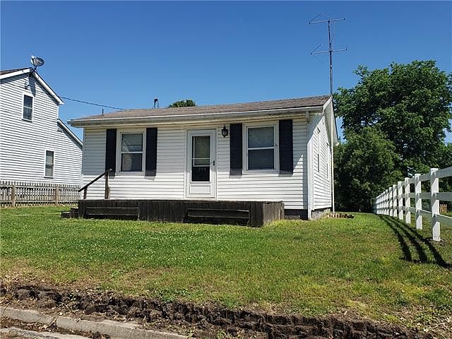 2nd image of 304 S 10th St