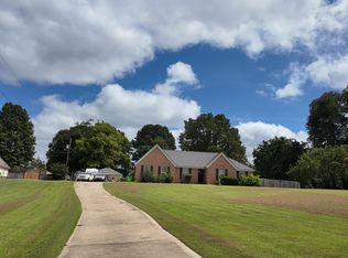 4020 Meade Lake Rd, Millington, TN 38053