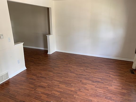 3rd image of 6226 Beechfield Dr