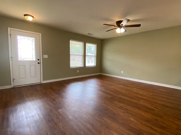 250 Bermuda Lakes Dr — Photo 4