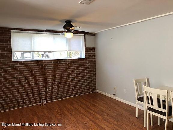 3rd image of 220 Essex Dr