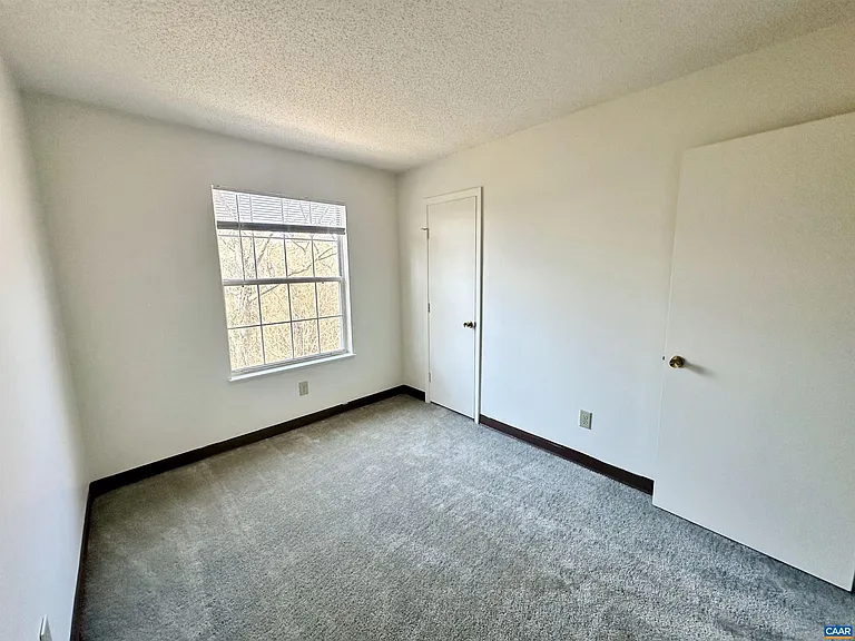 1226 Smith St #K — Photo 3