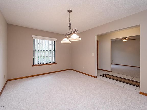 1055 Wilderland Dr-5