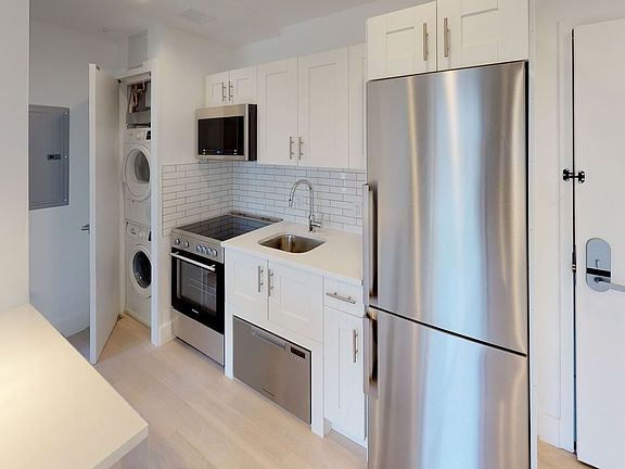2nd image of 1057 Fulton St APT 3B