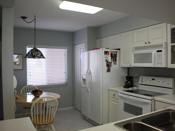 5th image of 12547 Imperial Isle Dr APT 404