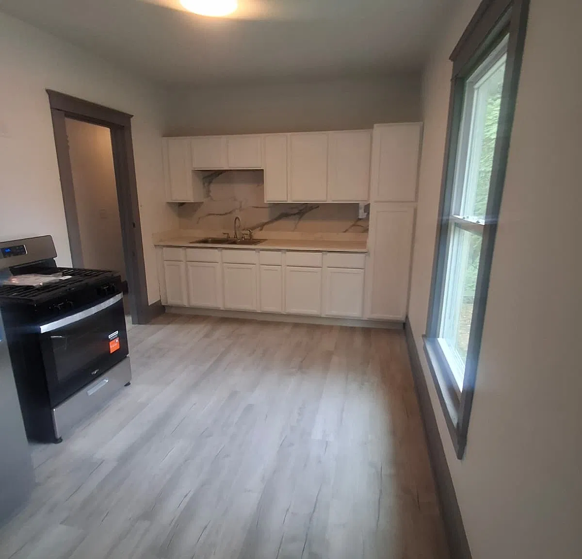 4 bed, $1,695 — Photo 2