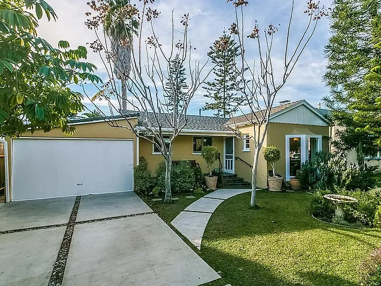 4415 Stewart Ave — Photo 1
