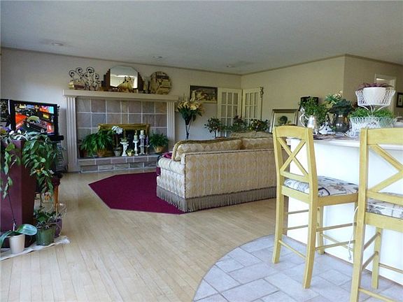 4th image of 1127 Lake Vista Blvd S