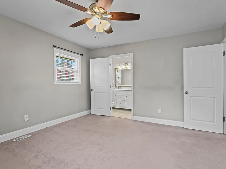 2465 Spring Dr SE — Photo 32