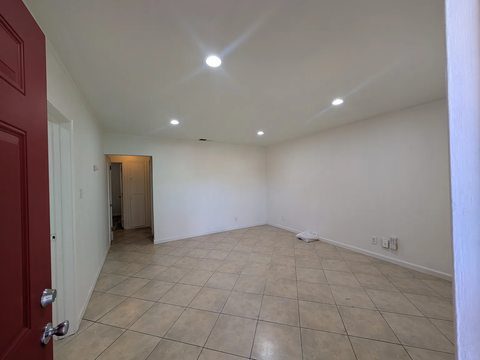 4 bed, 1303 sqft, $2,800 — Photo 3