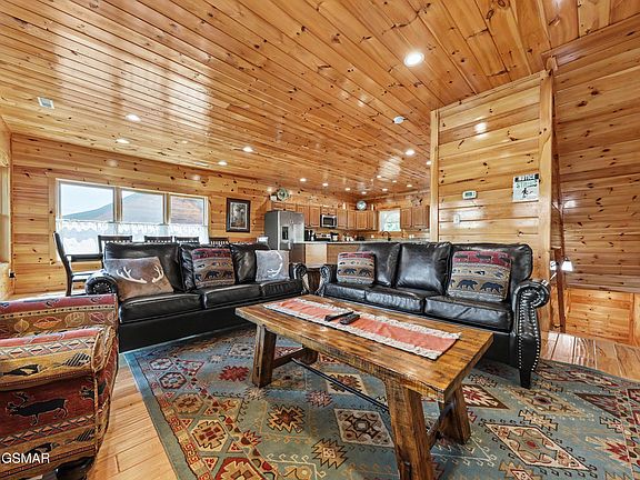 5th image of 780 Mountain Stream Way