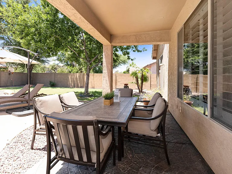 1425 E Morelos St — Photo 16