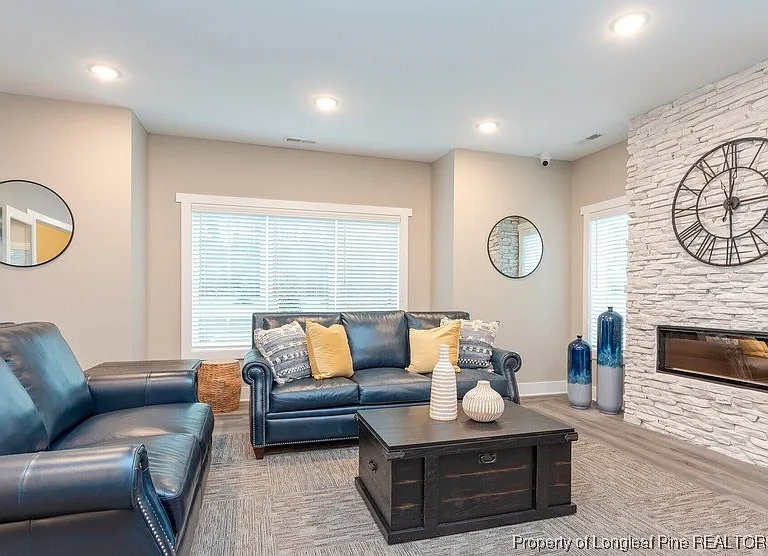 905 Kingscote Dr — Photo 27