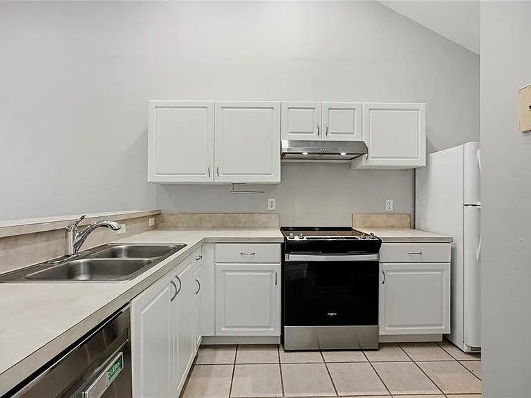 13200 W Newberry Rd #U117 — Photo 11