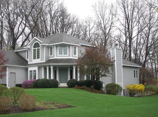 888 Meadow Ridge Dr, Holland, MI 49424