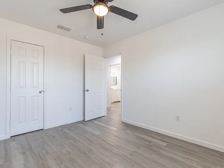 1006 County Road 4516 — Photo 19