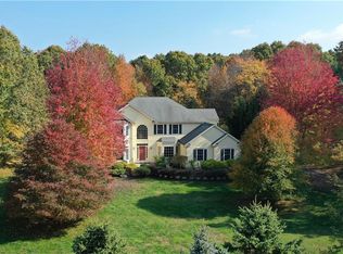 56 Charter Ridge Dr, Sandy Hook, CT 06482