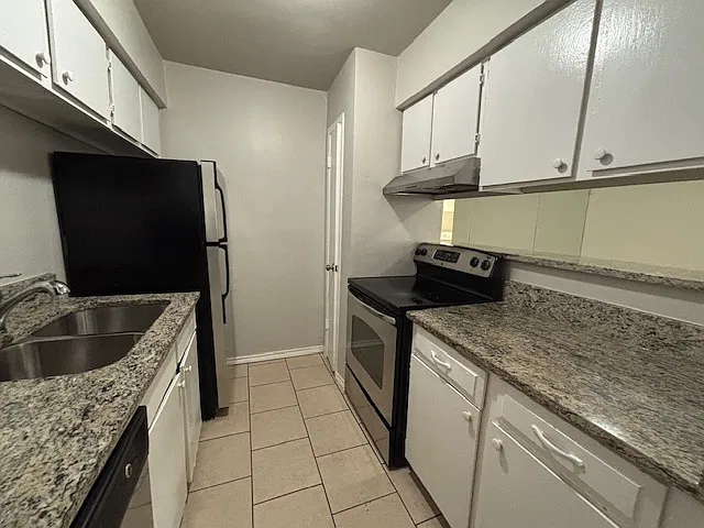 Studio, 723 sqft, $1,150 — Photo 2