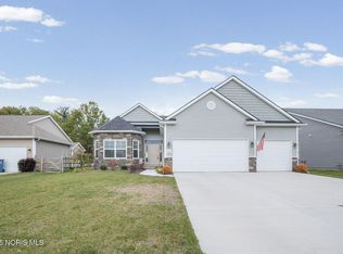 1153 Plum Grove Ln, Toledo, OH 43615