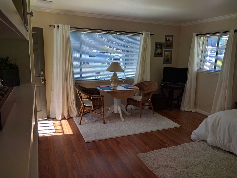 1st image of 65 Murray Ct