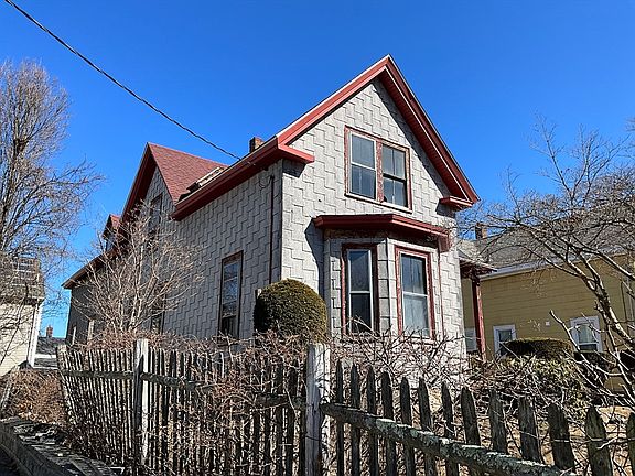 4th image of 107 West St