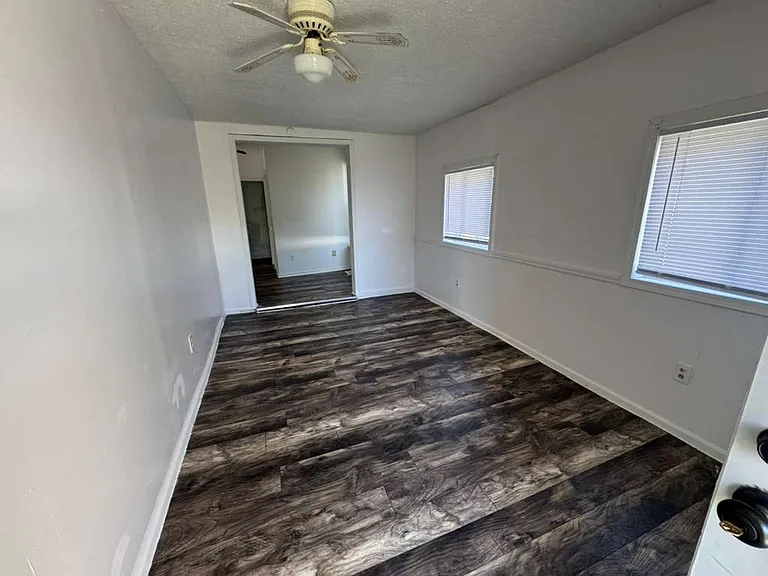 131 W Lordeman St — Photo 10