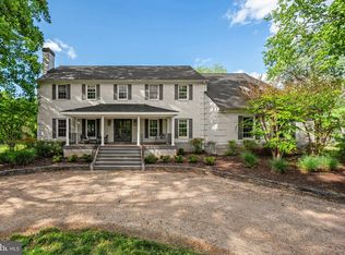 11748 Thomas Ave, Great Falls, VA 22066