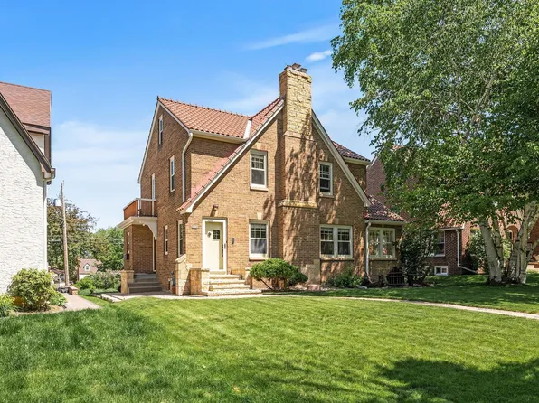 1651 Highland Pkwy, Saint Paul, MN 55116