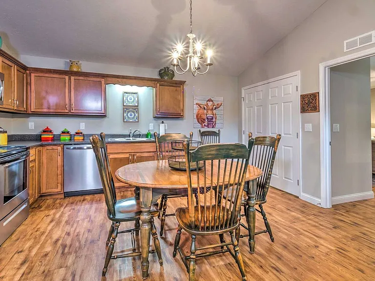 4971 Veterans Memorial Hwy — Photo 8