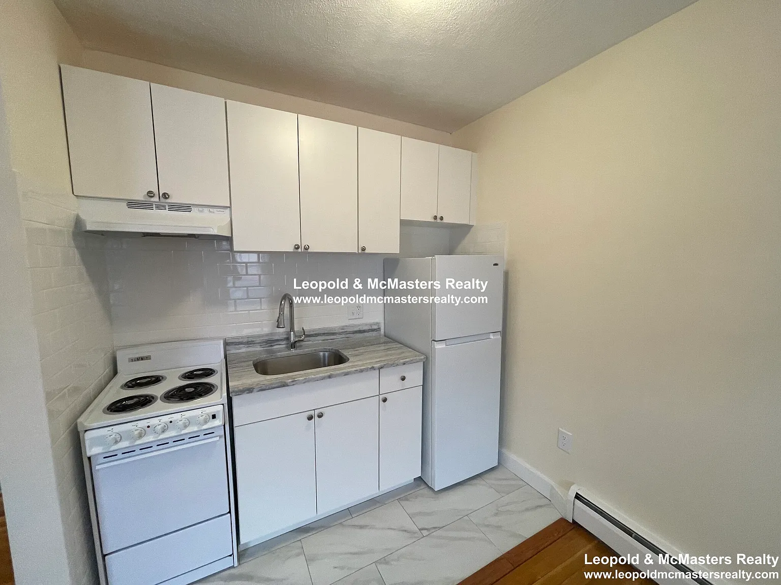 North Beacon St Brighton Apartments — Photo 4