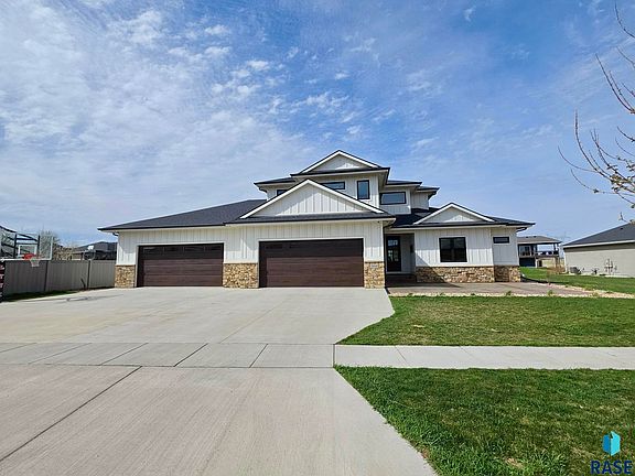 2nd image of 2816 E Sunflower Cir