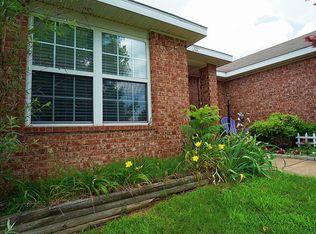 6400 SW Hillside Ave, Bentonville, AR 72713