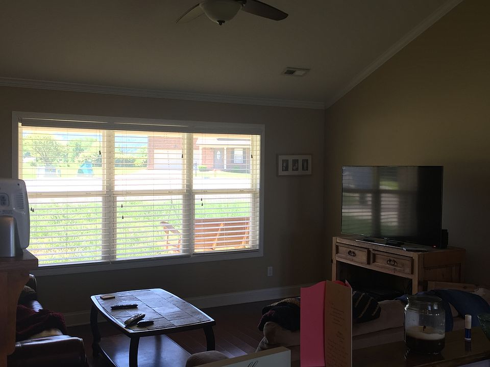 1st image of 209 Barberry Ct