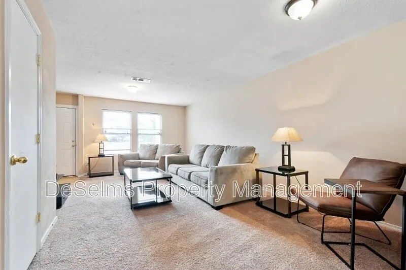 2 bed, 2.5 bath, 1326 sqft, $1,550 — Photo 3