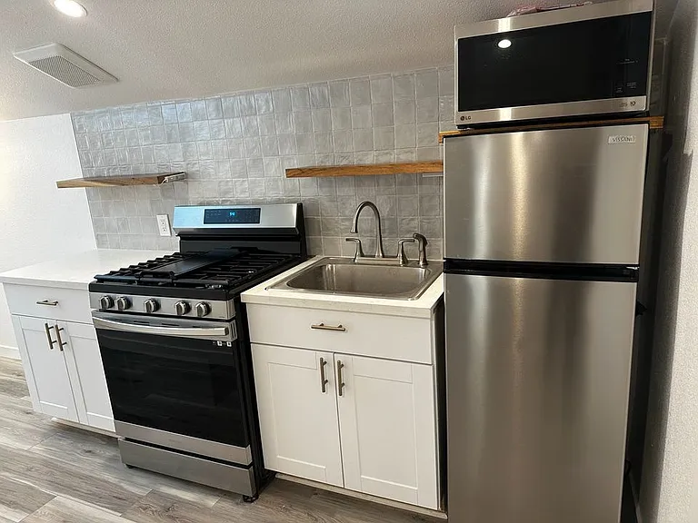 517 Manzanita St #1 — Photo 14