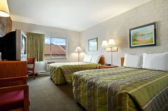 Room with 2 Beds