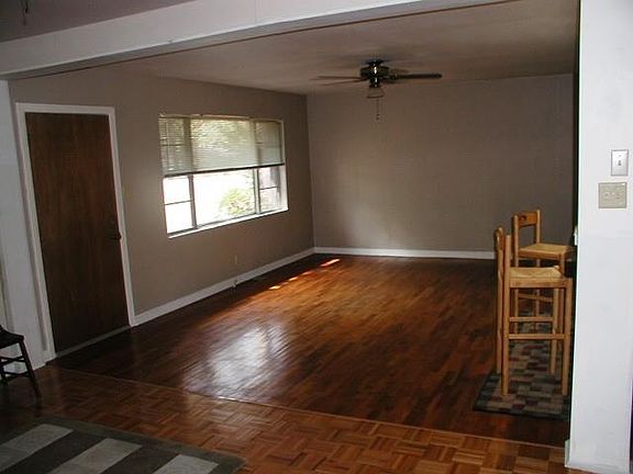 5th image of 1138 Lakeshore Dr
