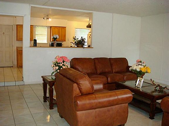 4th image of 4406 Princeton Dr