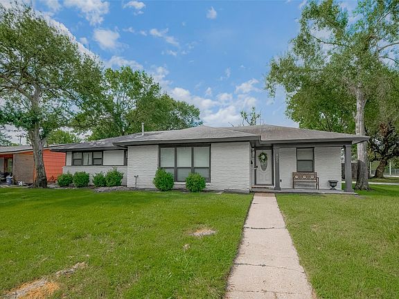 2nd image of 8057 Ridgeview Dr