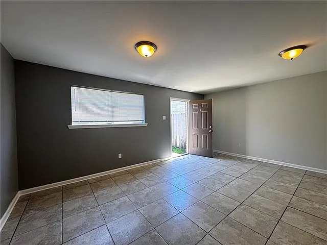 937 E Monterey Ct #D — Photo 3