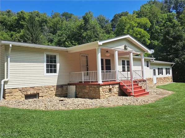 64250 Shady Lane Rd, Bellaire, OH 43906