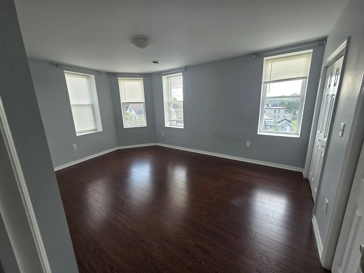 400 Kossuth Ave — Photo 2