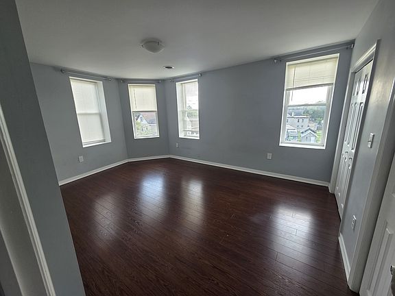 2nd image of 400 Kossuth Ave #3E